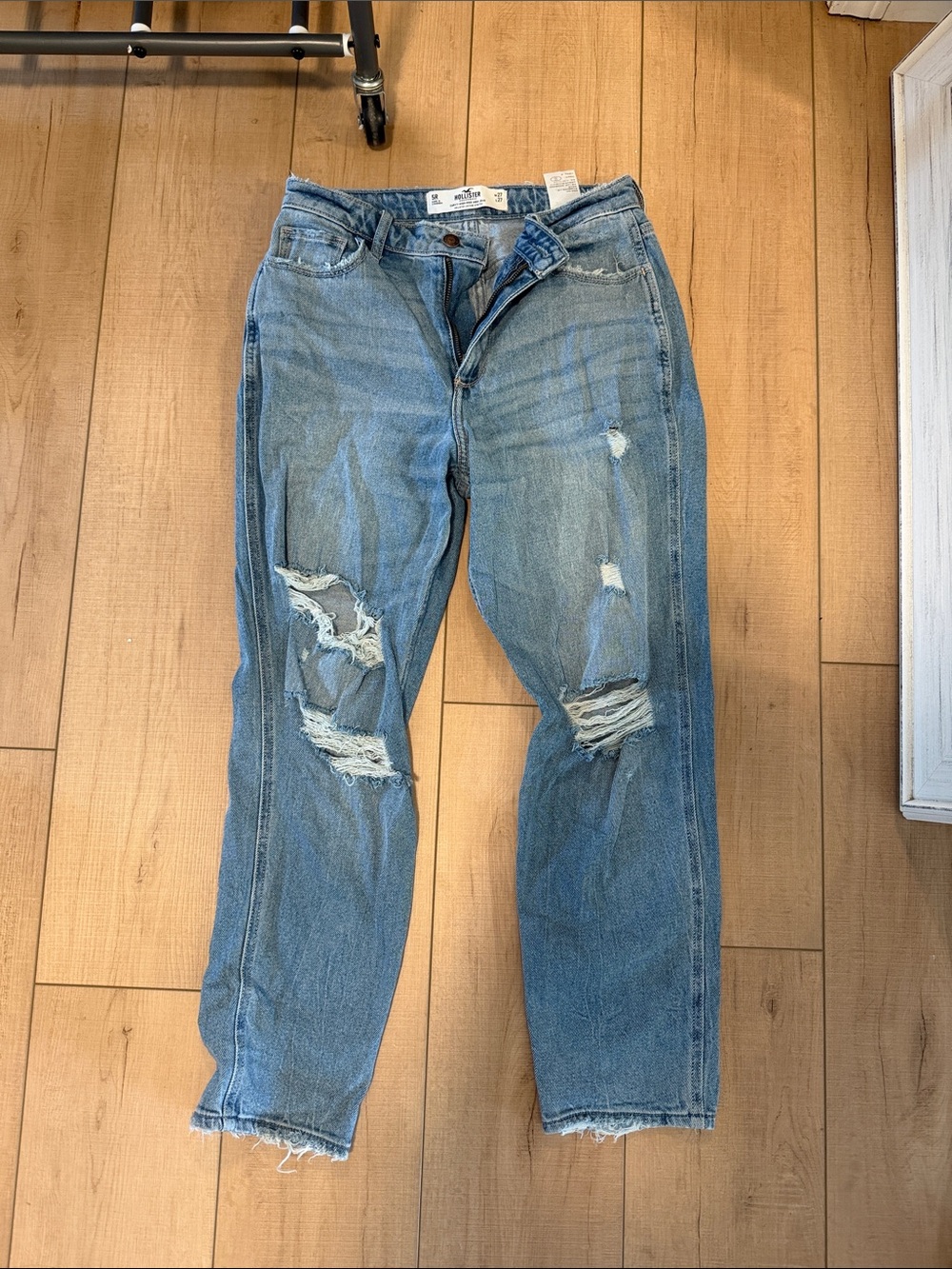 Hollister Light Blue Distressed Cropped Jeans